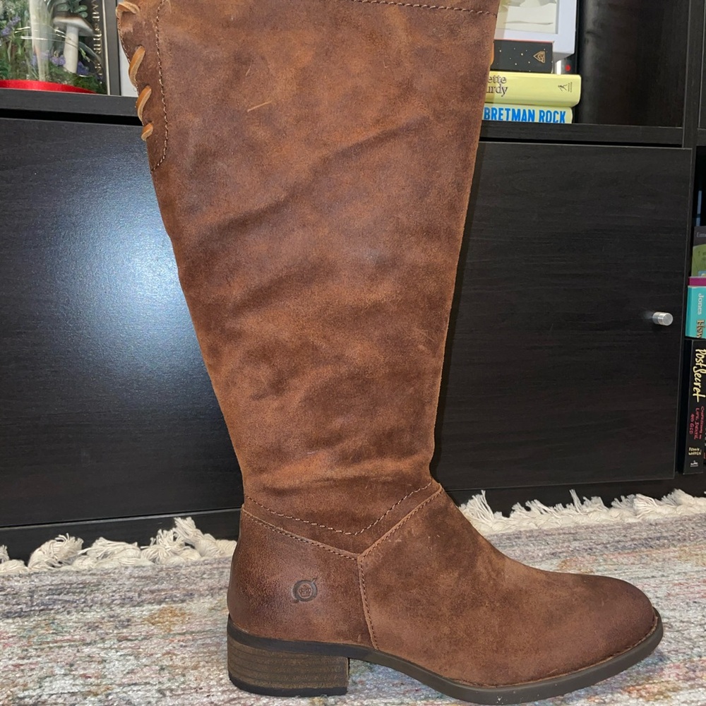 Born Women’s Hayden Boot size 8 WIDE CALF Medium